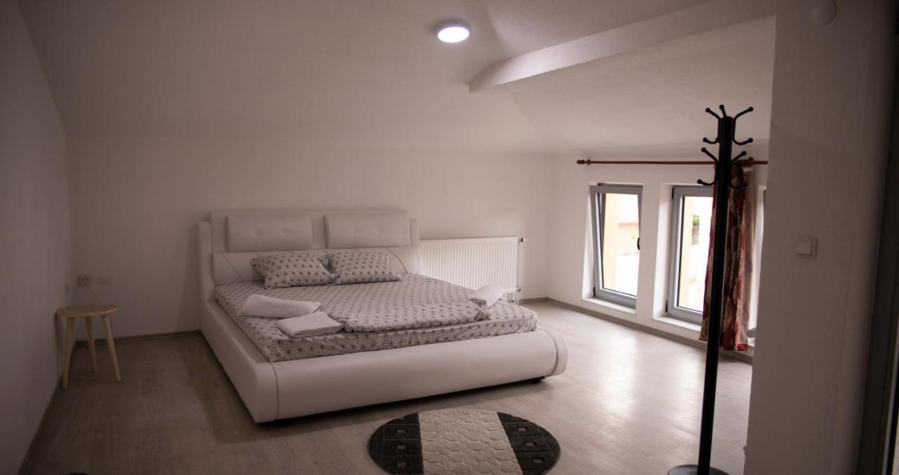 Rio Hotel Prizren Exterior foto